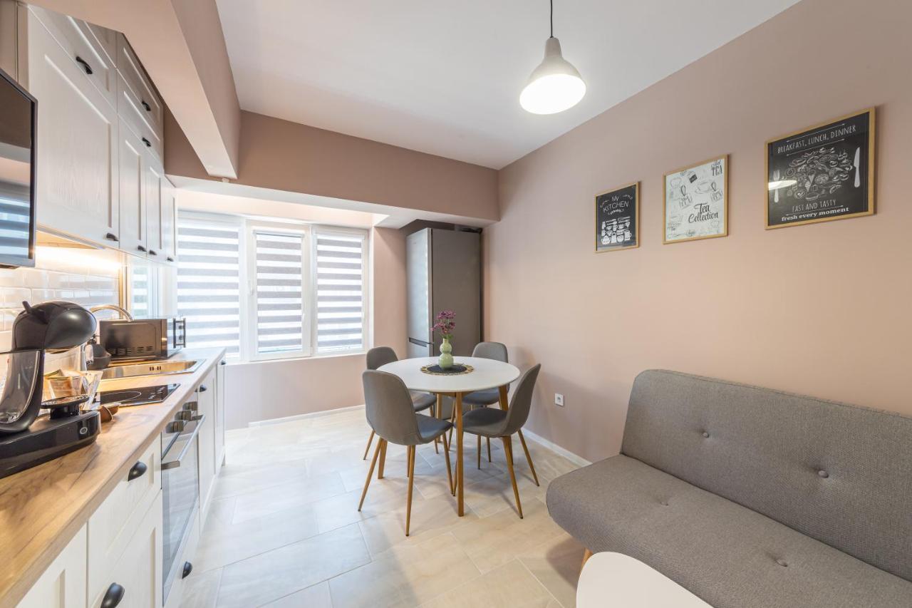 Great Location Apartment ヴァルナ エクステリア 写真